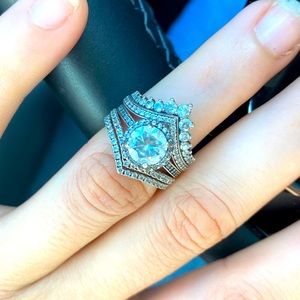 Beautiful EYE CATCHING pandora Ring! 😍